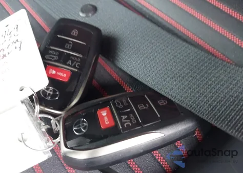 2025 Toyota Rav4 Plug-In Hybrid Xse z USA, uszkodzony, nr VIN JTMEB3FV7SD237343